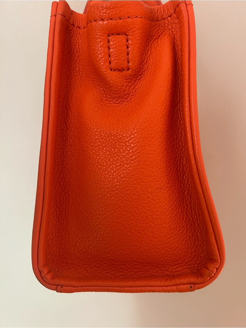 Authentic Marc Jacobs The Small Tote Leather In Dragon Fire Orange EUC - Picture 6 of 9